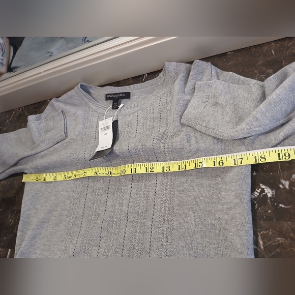 Banana Republic Light Gray Crewneck Sweater - Picture 6 of 8